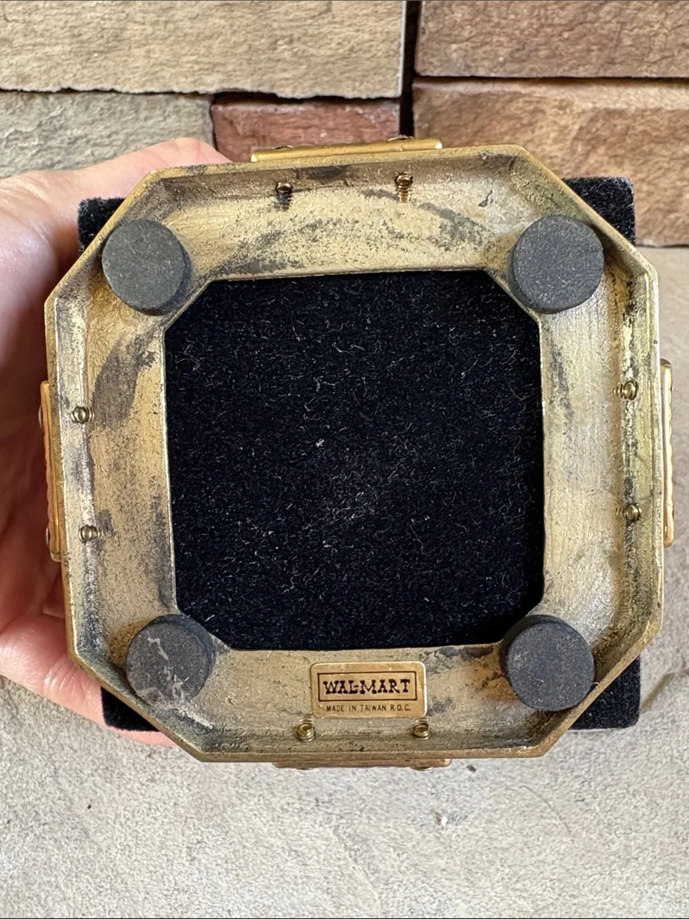 Vintage brass shell coaster holder with coasters